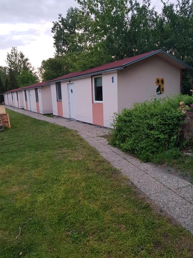 Napraforgo Apartmanok Balatonfůzfő 外观 照片